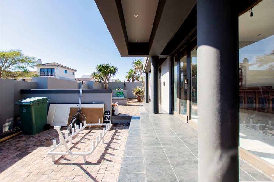 7 Bedroom Property for Sale in Myburgh Park Western Cape